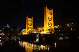 Sacramento_Tower_Bridge_(15747133642)